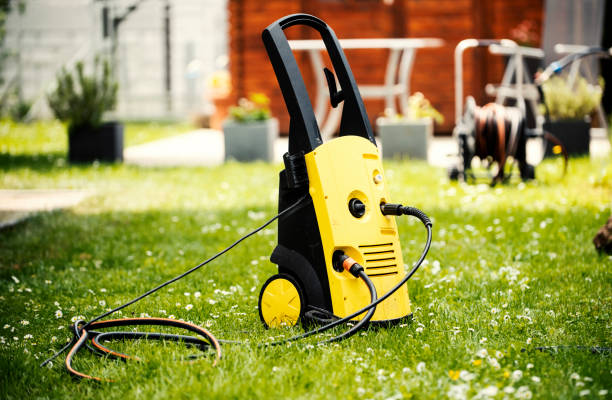 Best Pool Deck Cleaning  in Mendota, CA